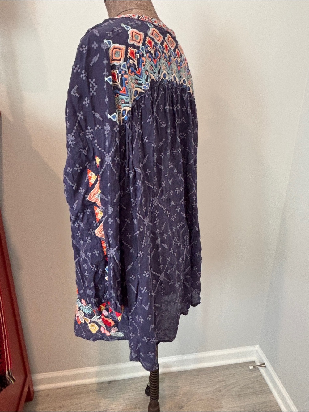 Johnny Was Navy Embroidered Floral Tunic 2X - Picture 2 of 6